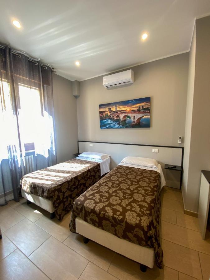 Hotel Arena เวโรนา ภายนอก รูปภาพ