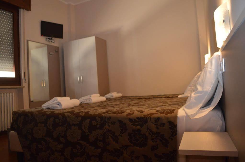 Hotel Arena เวโรนา ภายนอก รูปภาพ